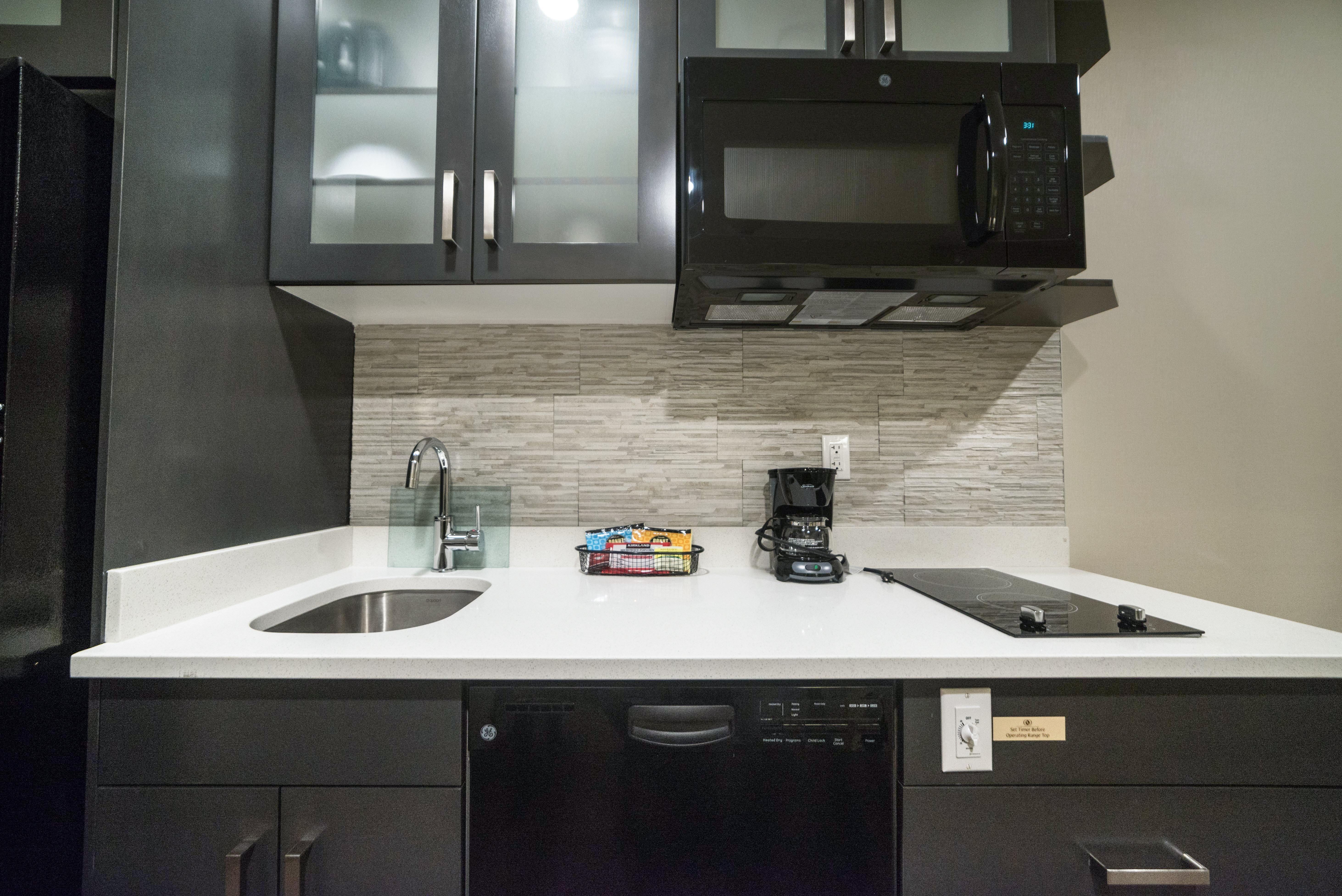 Candlewood Suites West Edmonton - Mall Area By Ihg Esterno foto